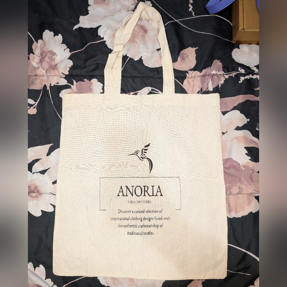 Anoria Cream Tote Bag with Black Bird Graphic